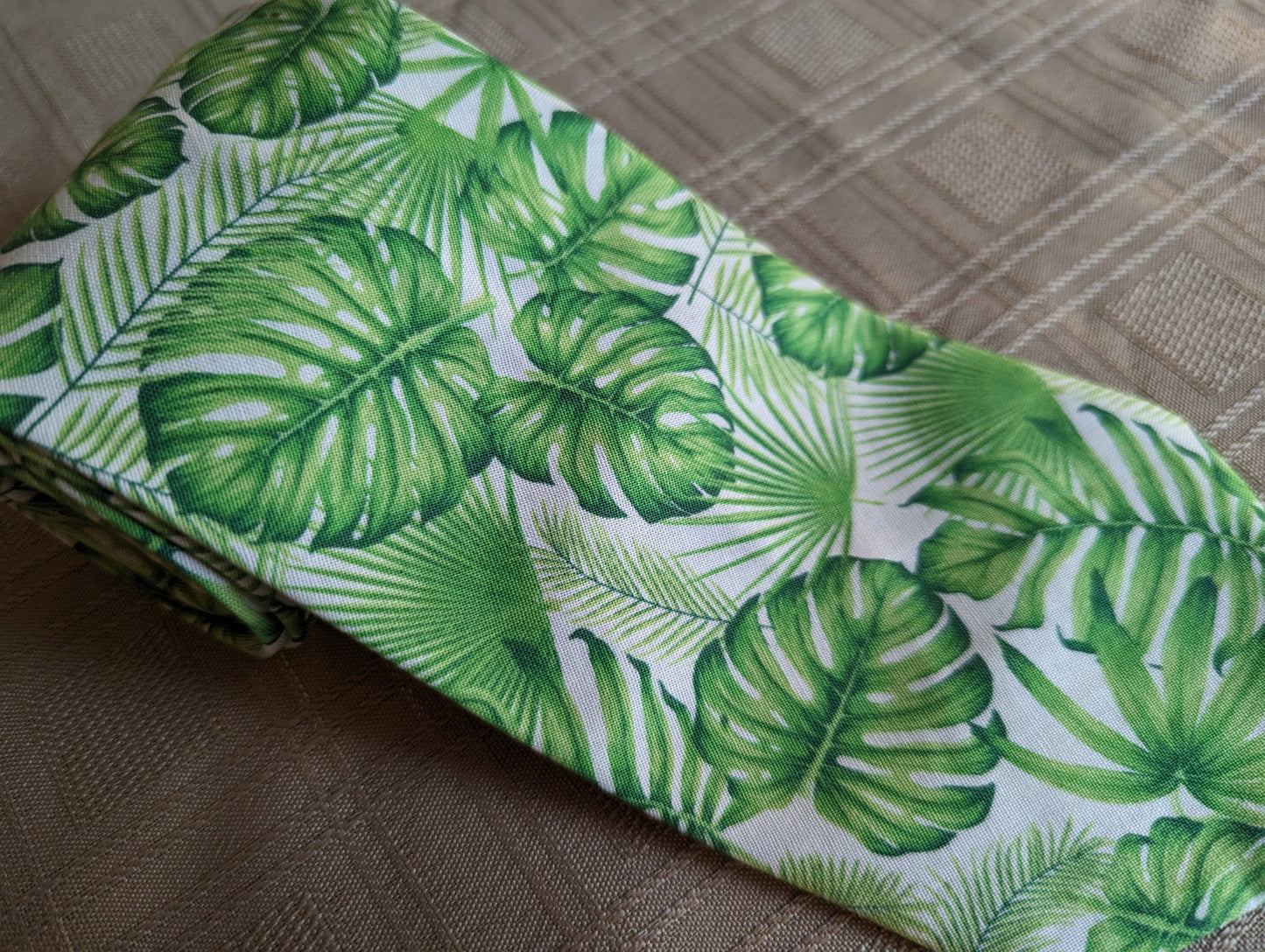 Tropicana Paradise - Men's Green Necktie