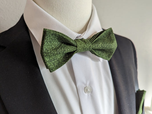 Mossy Haven - Adult Dark Green Bow Tie